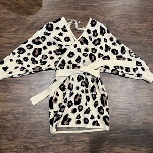 Petal Roz Junior Women’s Cheetah Sweater M